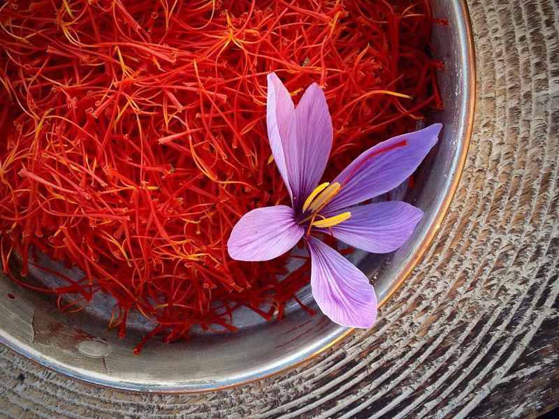 زعفران درجه یک و بی نظیر شف زعفران